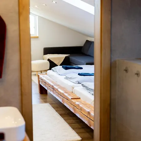 Pelisky - Cozy Mountain Den With Large Bathroom