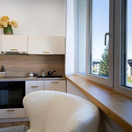 Pelisky - Cozy Mountain Den With Large Bathroom Апартаменти