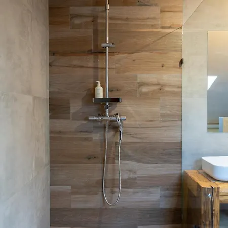 아파트 Pelisky - Cozy Mountain Den With Large Bathroom