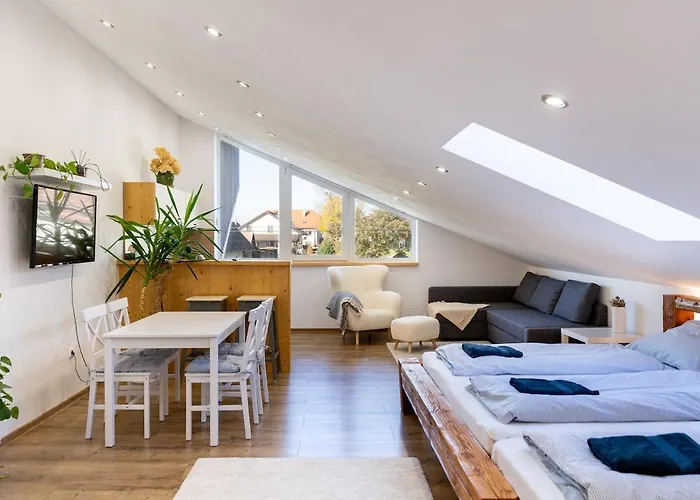 Pelisky - Cozy Mountain Den With Large Bathroom *