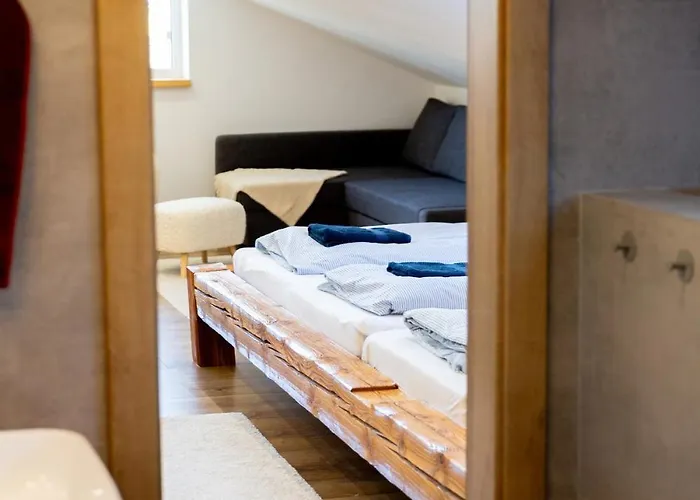 Pelisky - Cozy Mountain Den With Large Bathroom