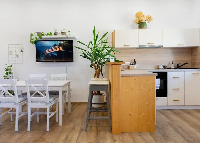 Pelisky - Cozy Mountain Den With Large Bathroom *